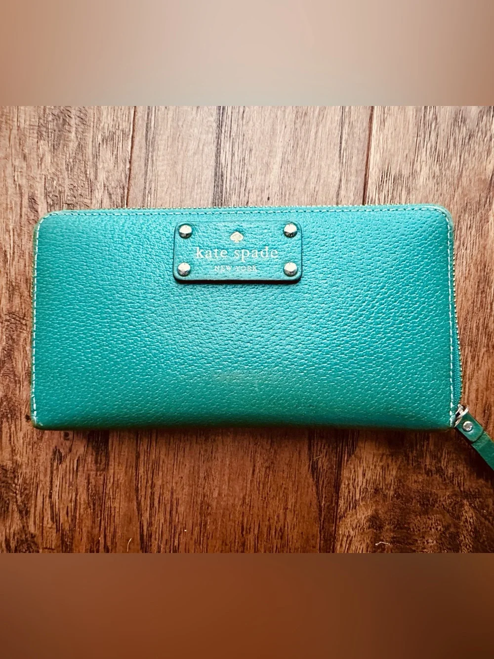 Large kate spade kelly green leather zip wallet